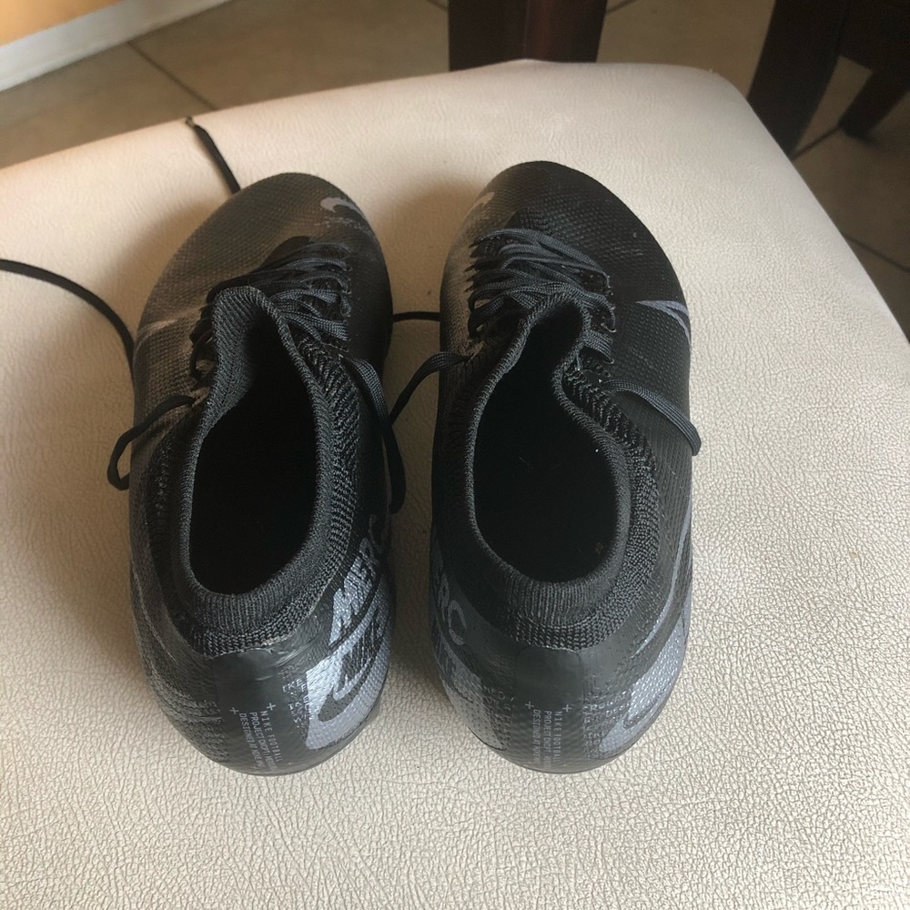 Soccer cleats/shoes